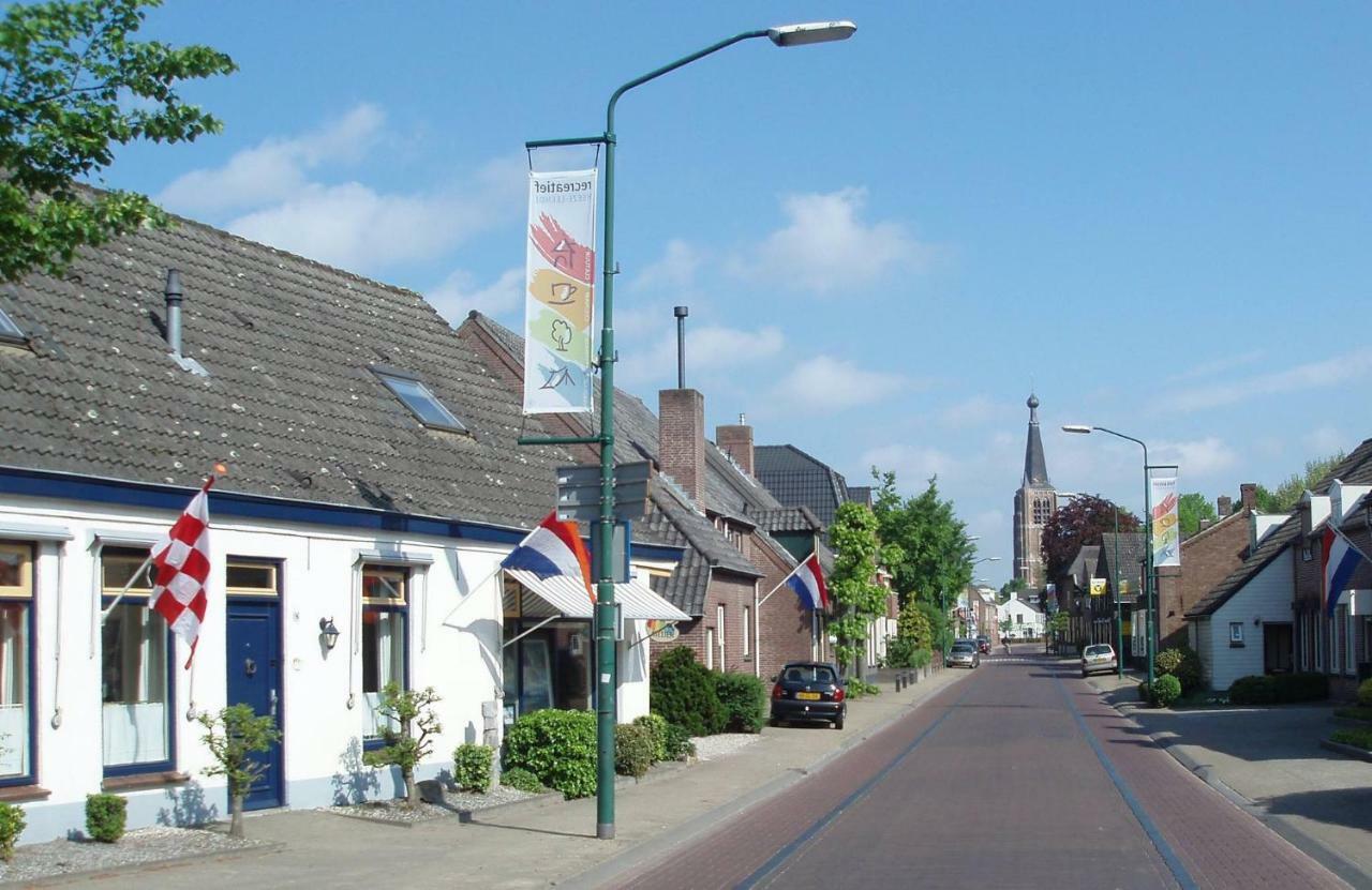 'De Spiering' Leende Esterno foto